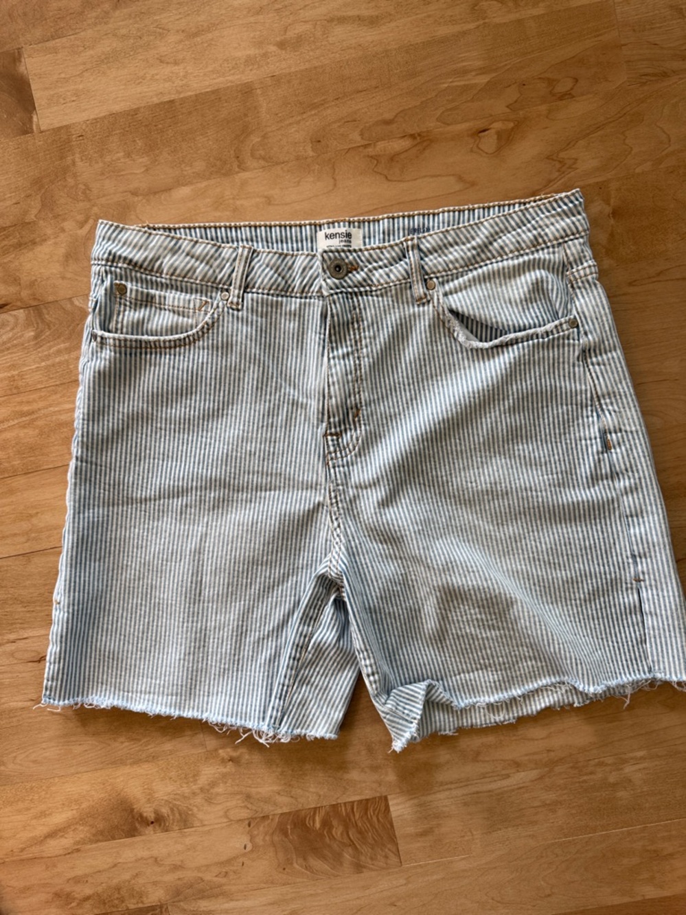 Kensie The Relaxed Short Railroad‎ Stripe Camden Retro Luxe Stretch - Sz 12 / 31